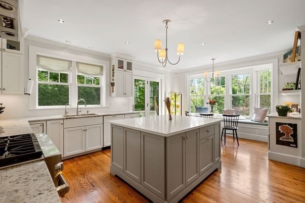 Chandelier, Dining room, Interior, Kitchen, Recessed Lighting, Wood Texture Flooring