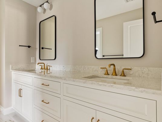 Bathroom, Dual Sink Vanities, Interior