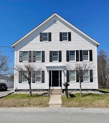 Exterior, Facade, Farmhouse