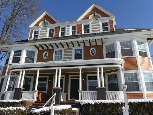 Exterior, Facade, Queen Anne Victorian