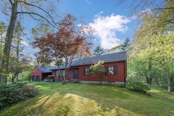 Backyard, Exterior, Facade, Cape Cod