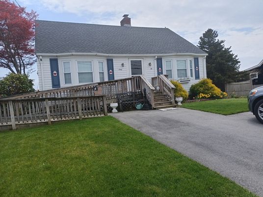 Backyard, Exterior, Facade, Cape Cod