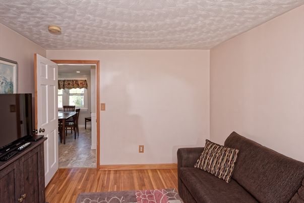 Dining room, Interior, Living room, Recessed Lighting, Wood Texture Flooring