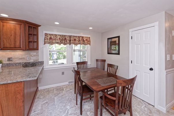 Dining room, Interior, Kitchen, Recessed Lighting