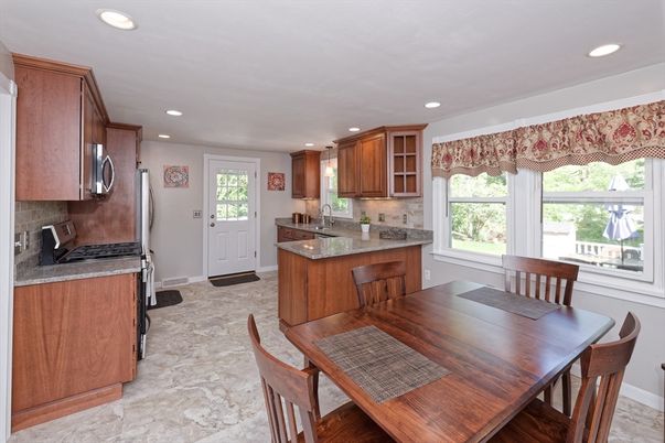Dining room, Interior, Kitchen, Recessed Lighting