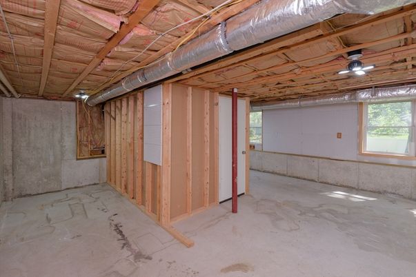 Empty room, Interior, Stone Walls, Wooden Beams, Wooden Ceilings