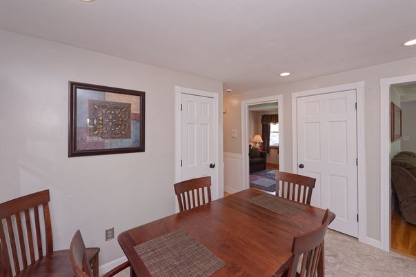 Dining room, Interior, Recessed Lighting