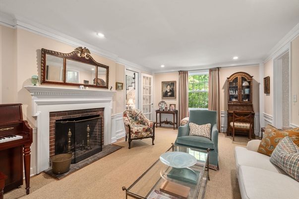 Fireplace, Interior, Living room, Piano, Recessed Lighting