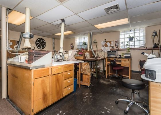 Home Office, Interior
