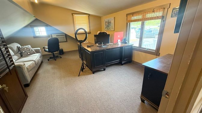 Home Office, Interior