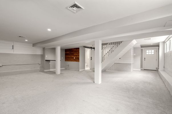 Empty room, Interior, Recessed Lighting