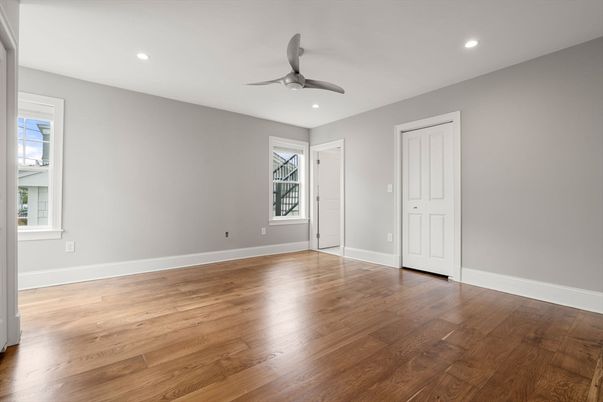 Empty room, Interior, Recessed Lighting, Wood Texture Flooring