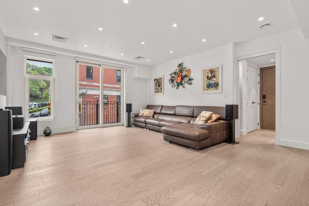 Interior, Living room, Recessed Lighting, Wood Texture Flooring