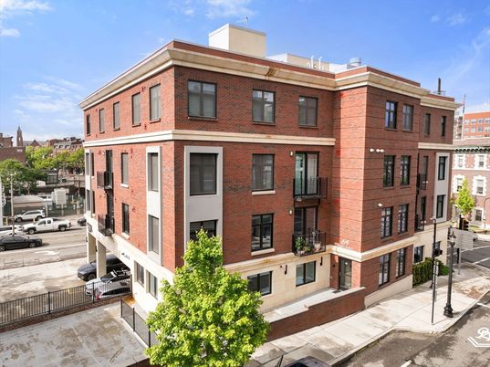 Exterior, Facade, Brick Facade, Rowhouse