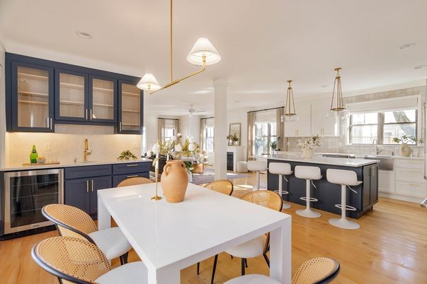 Dining room, Interior, Kitchen, Pendant Lights, Recessed Lighting, Wood Texture Flooring