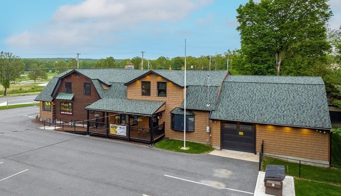 Exterior, Facade, Log Home