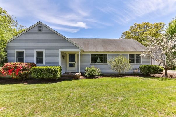 Backyard, Exterior, Facade, Ranch