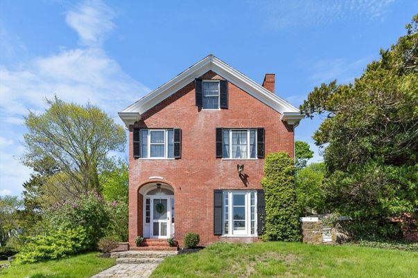 Exterior, Facade, Brick Facade, Brick Traditional