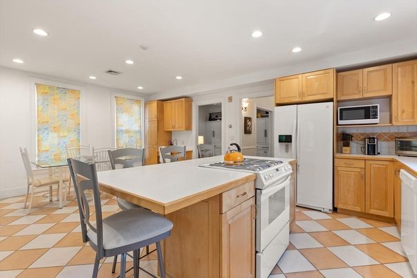 Dining room, Interior, Kitchen, Recessed Lighting