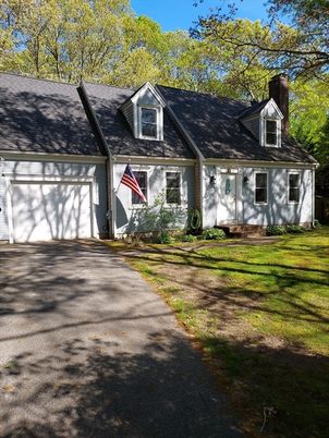 Attached, Exterior, Facade, Cape Cod