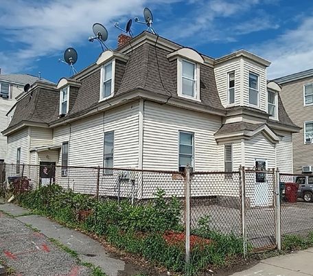 Exterior, Facade, Queen Anne Victorian