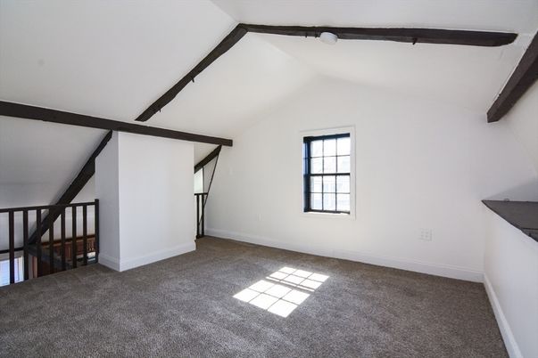 Empty room, Interior, Wooden Beams