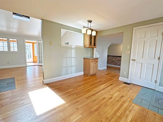 Empty room, Interior, Pendant Lights, Wood Texture Flooring