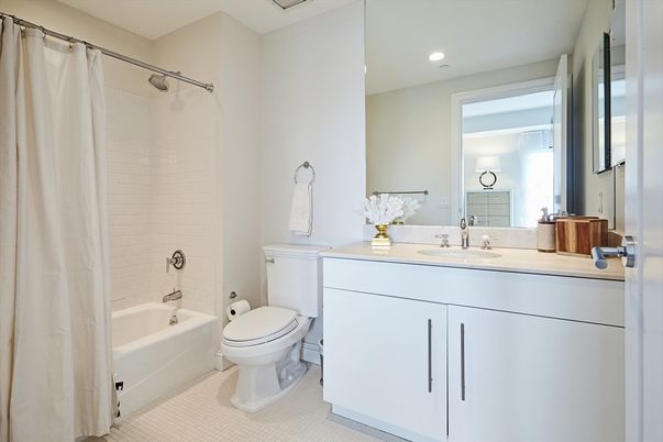 Bathroom, Interior, Recessed Lighting