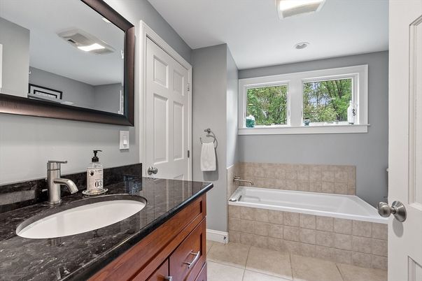 Bathroom, Dual Sink Vanities, Interior, Recessed Lighting