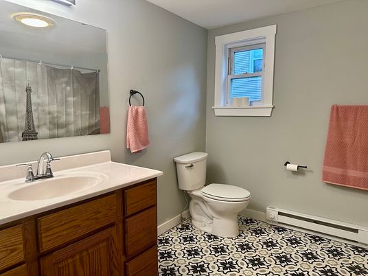 Bathroom, Interior, Recessed Lighting