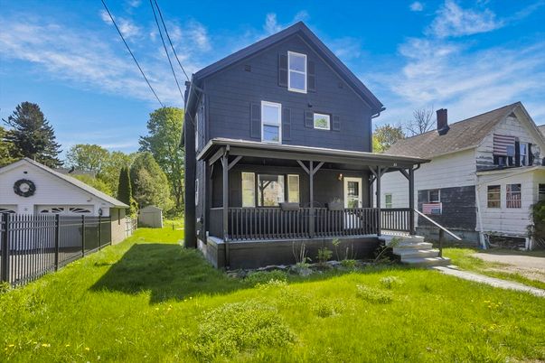 Exterior, Facade, Queen Anne Victorian