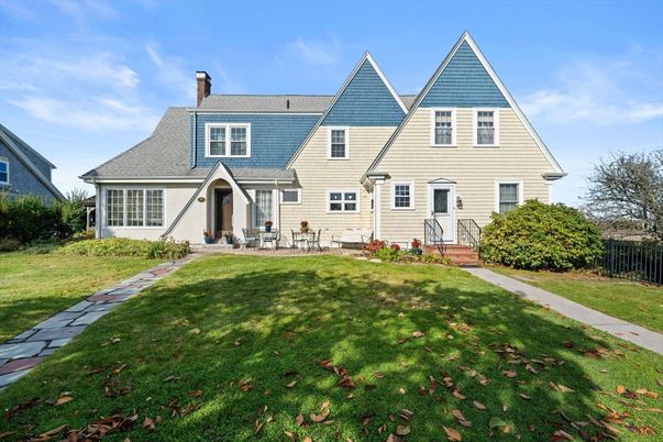Backyard, Exterior, Facade, Queen Anne Victorian