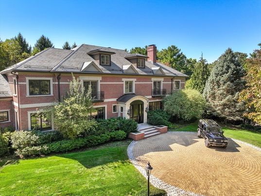Backyard, Exterior, Facade, Brick Facade, Georgian