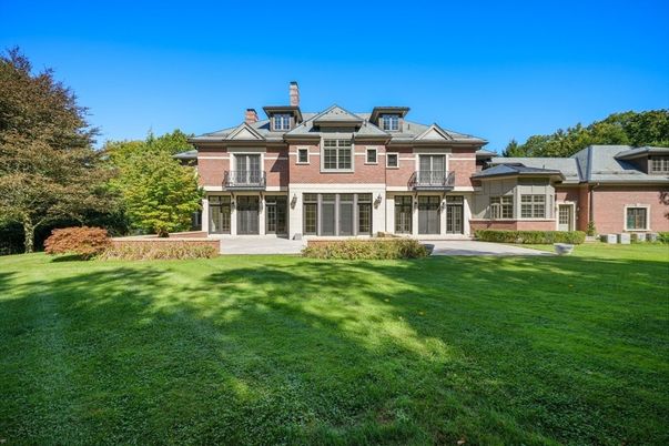 Backyard, Exterior, Facade, Brick Facade, Georgian