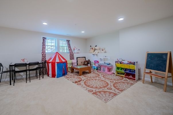Game Room, Interior, Recessed Lighting