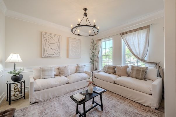 Chandelier, Interior, Living room
