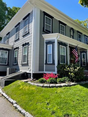 Exterior, Facade, Rowhouse