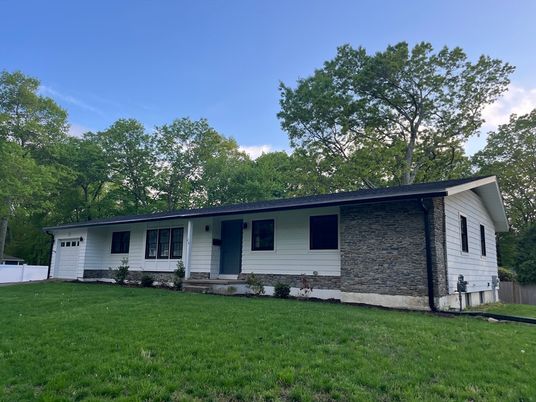 Backyard, Exterior, Facade, Ranch
