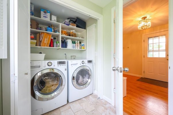 Interior, Utility Closets, Washer, Wood Texture Flooring