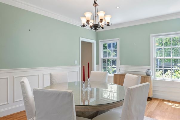 Chandelier, Dining room, Interior, Recessed Lighting, Wood Texture Flooring