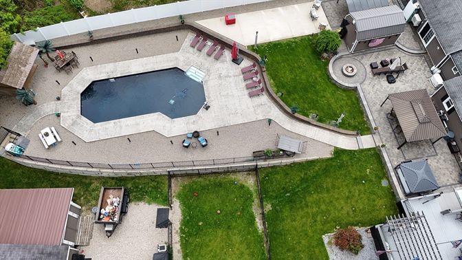 Exterior, Drone