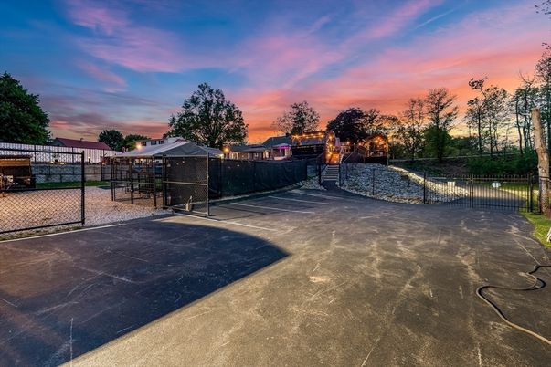 Exterior, Tennis Courts