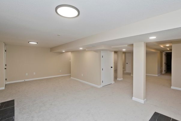 Empty room, Interior, Recessed Lighting