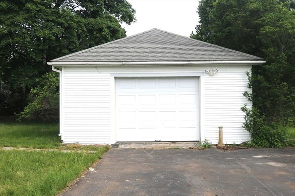 Detached Garage, Exterior