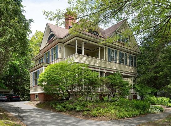 Exterior, Facade, Queen Anne Victorian