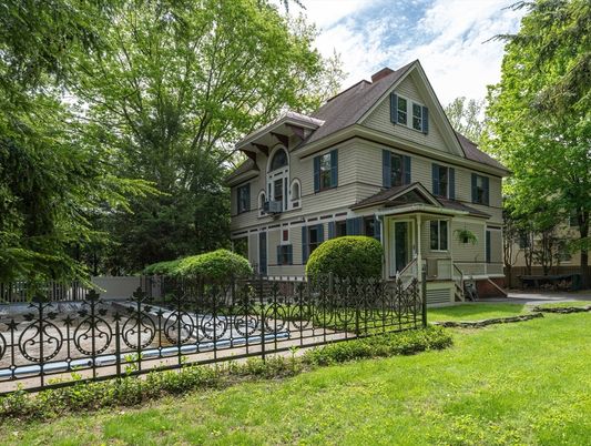 Backyard, Exterior, Facade, Queen Anne Victorian