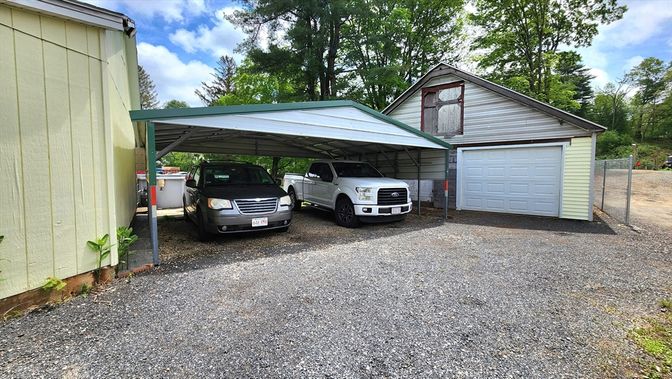 Detached Garage, Exterior