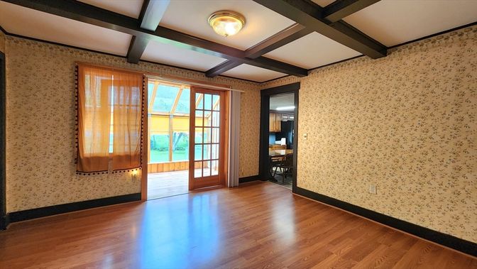 Empty room, Interior, Wooden Beams, Wood Texture Flooring