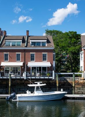 Exterior, Facade, Brick Facade, Georgian