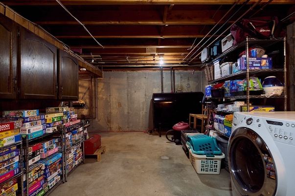 Interior, Washer, Wooden Beams, Wooden Walls